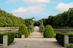 Blick vom Blumengarten auf den Weiher. (Foto: Florian Baukmann, Köln)